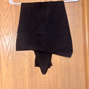 Acer Black Capris Pants & Jumpsuits